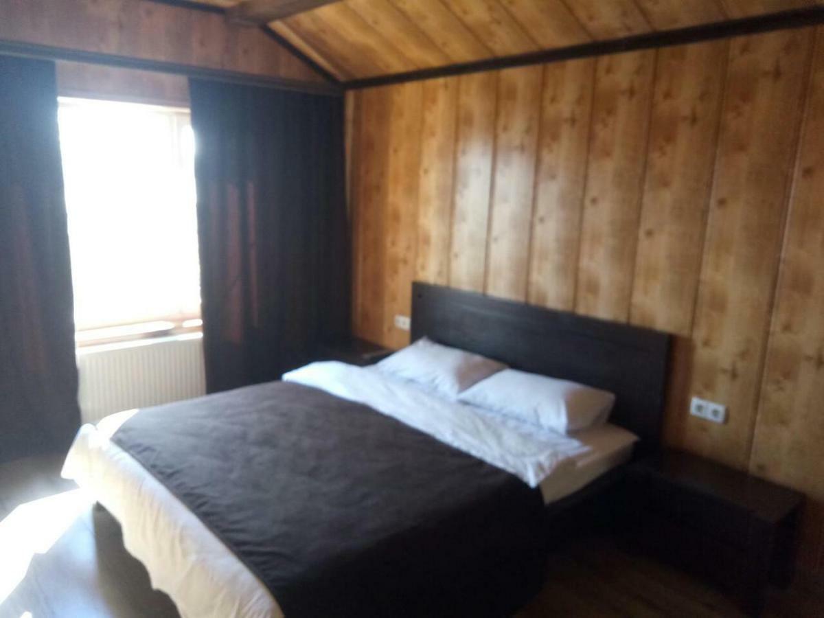 카미야네치포딜시키 Royal House 빌라 외부 사진