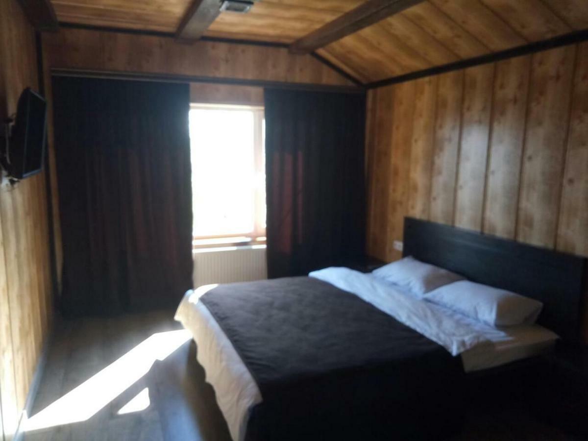 카미야네치포딜시키 Royal House 빌라 외부 사진