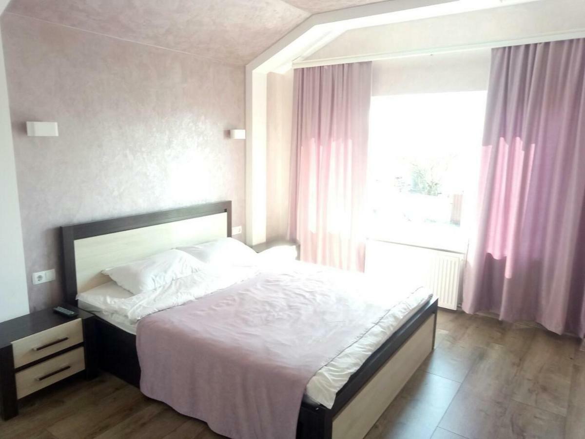 카미야네치포딜시키 Royal House 빌라 외부 사진